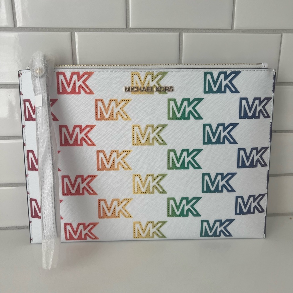 MICHAEL KORS Wristlet - Picture 7 of 13